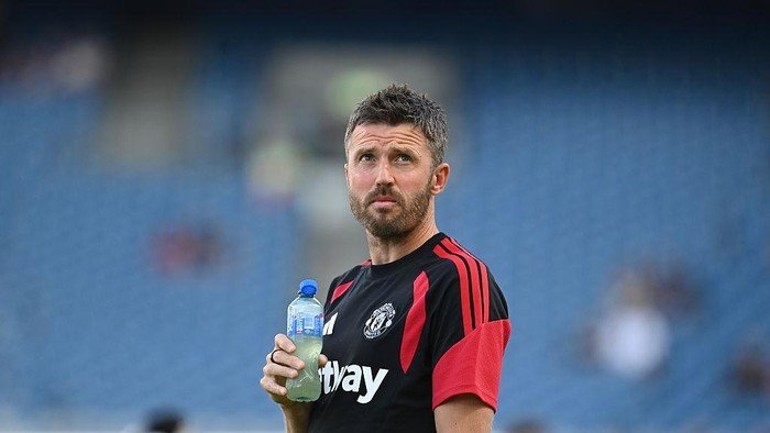 Michael Carrick Targetkan Manchester United Lolos Liga Champions Lagi Musim 2026 - 2027